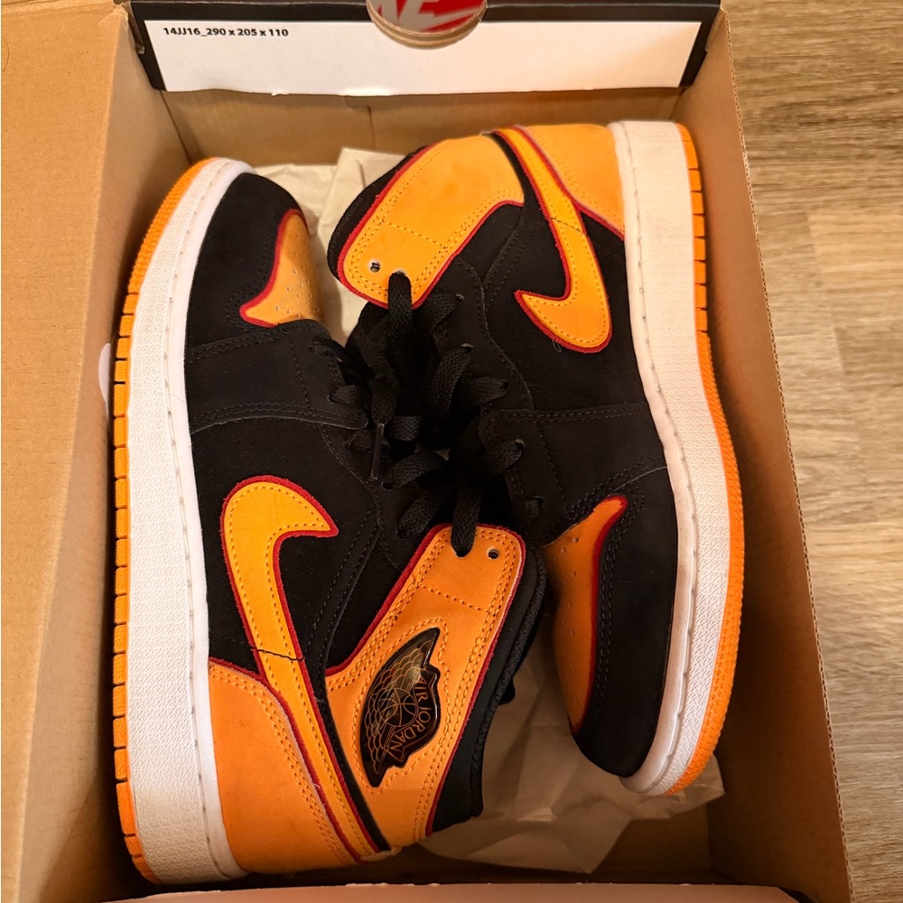 Big Kid's Air Jordan 1 Mid SE Black/Vivid Orange